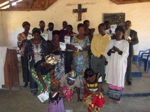 Members of a RinJ group in Kipushi receive their certificates